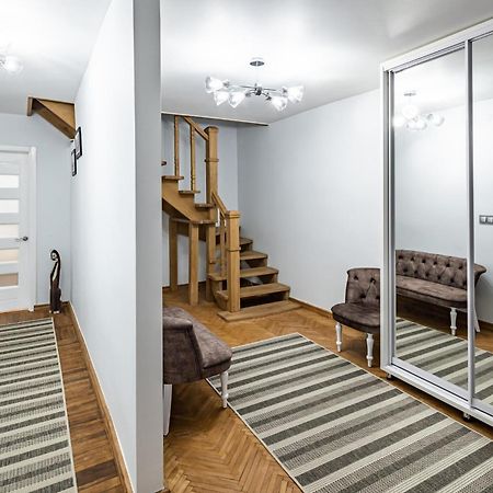 Romari Apartment Вірменська 利沃夫 外观 照片
