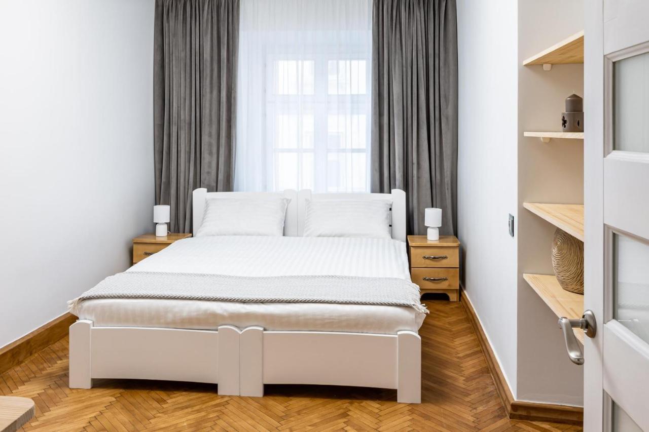 Romari Apartment Вірменська 利沃夫 外观 照片