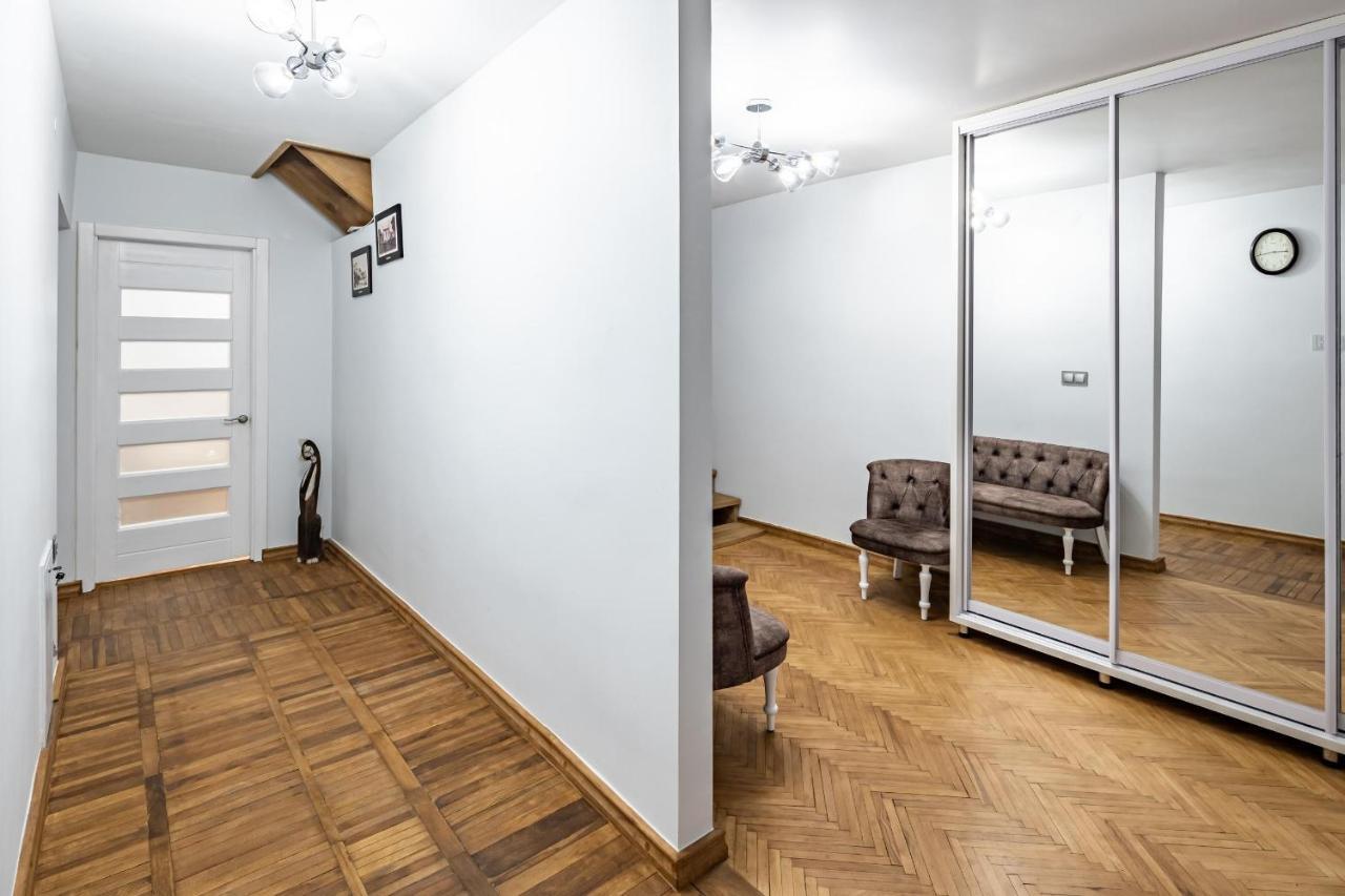 Romari Apartment Вірменська 利沃夫 外观 照片