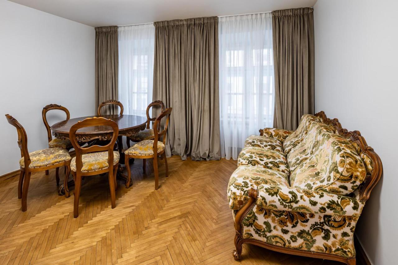 Romari Apartment Вірменська 利沃夫 外观 照片