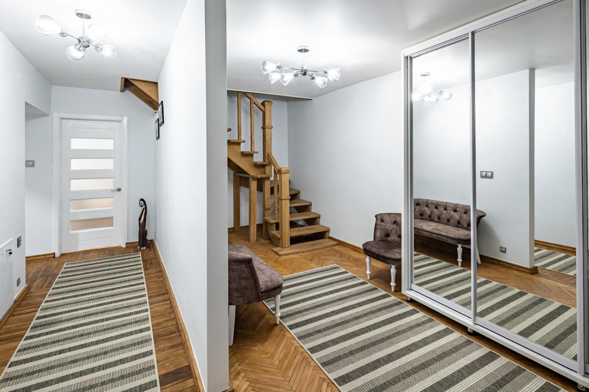 Romari Apartment Вірменська 利沃夫 外观 照片