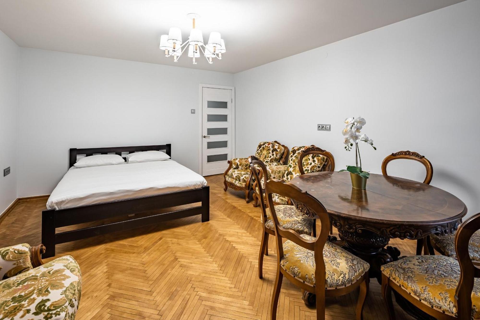 Romari Apartment Вірменська 利沃夫 外观 照片
